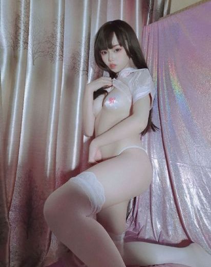 偷偷影院_720在线播放